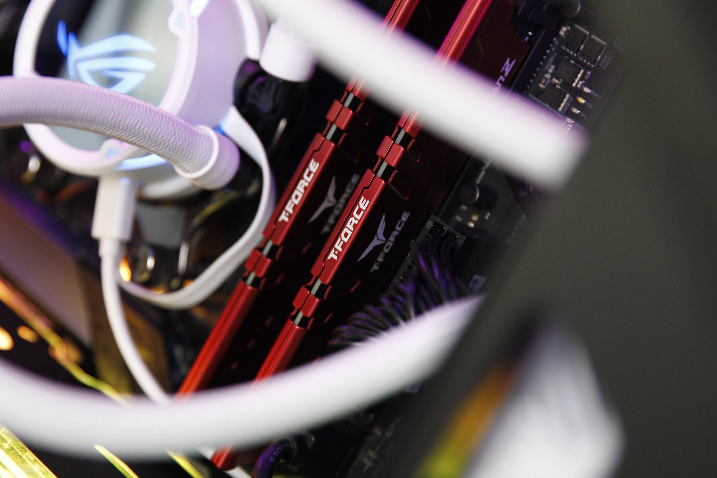 十铨火神和冥神哪个好,十铨火神ddr43200怎么样