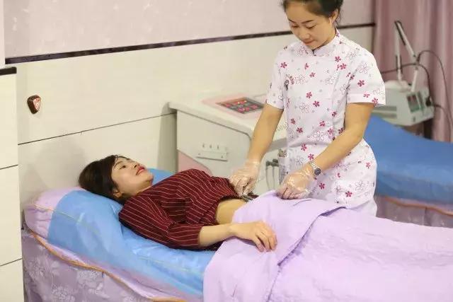 满月后妈妈日常,产后妈妈康复