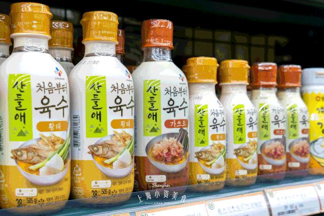 过年去超市囤货,过年没来得及买年货