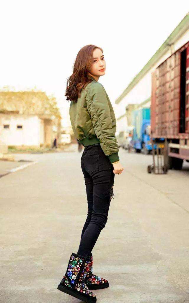 什么样的雪地靴好看又保暖,冬季保暖雪地靴怎么穿