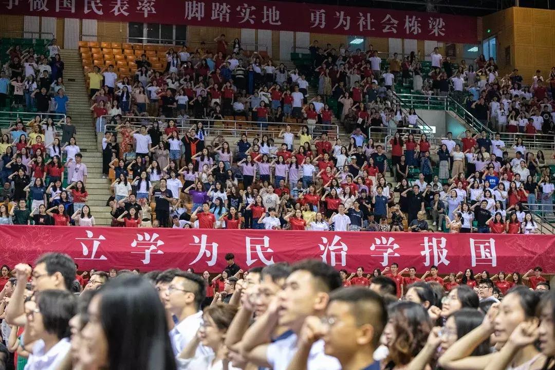 毕业季开启新的人生征程,扬帆起航的毕业季