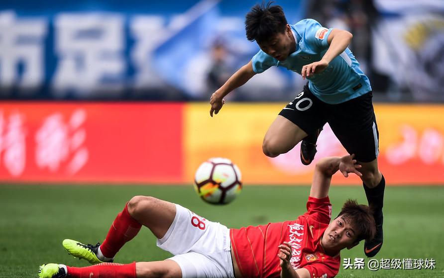 大连队纪念球衣,大连队各个时期队徽