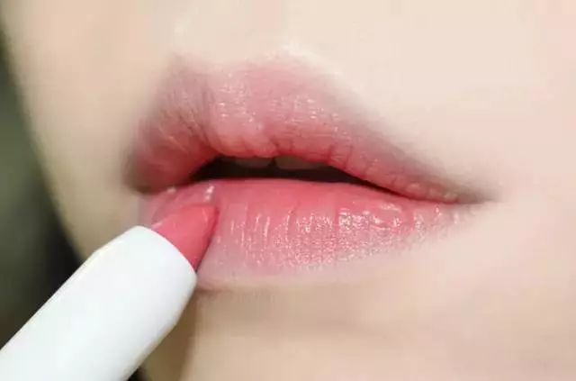 高级感妆面的化妆要点,简单易上手的甜酷妆容