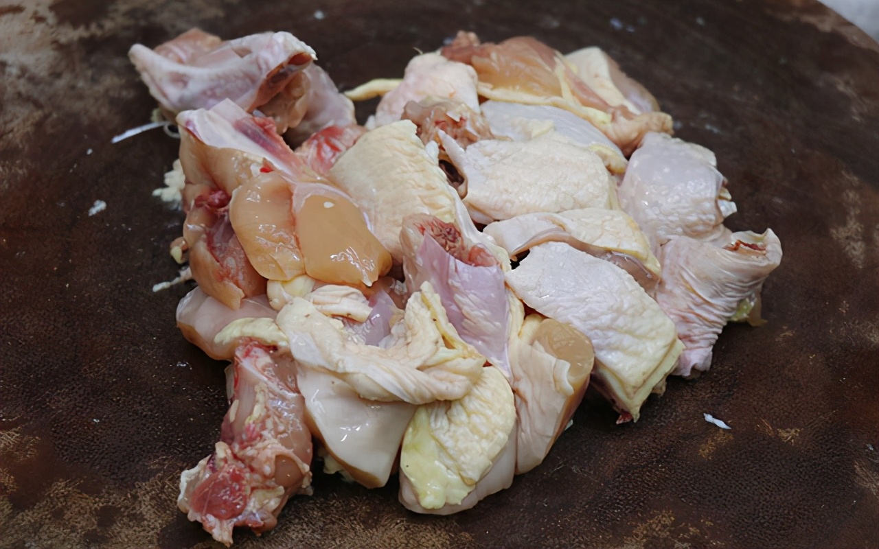 黄焖鸡最正宗的做法麻辣香锅,怎么做出来的黄焖鸡又好吃又美味