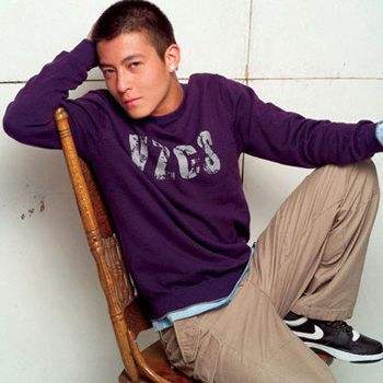 王源剪寸头感受,王源伯克利板寸