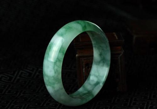 白底青和花青种哪个好,花青种属于什么档次