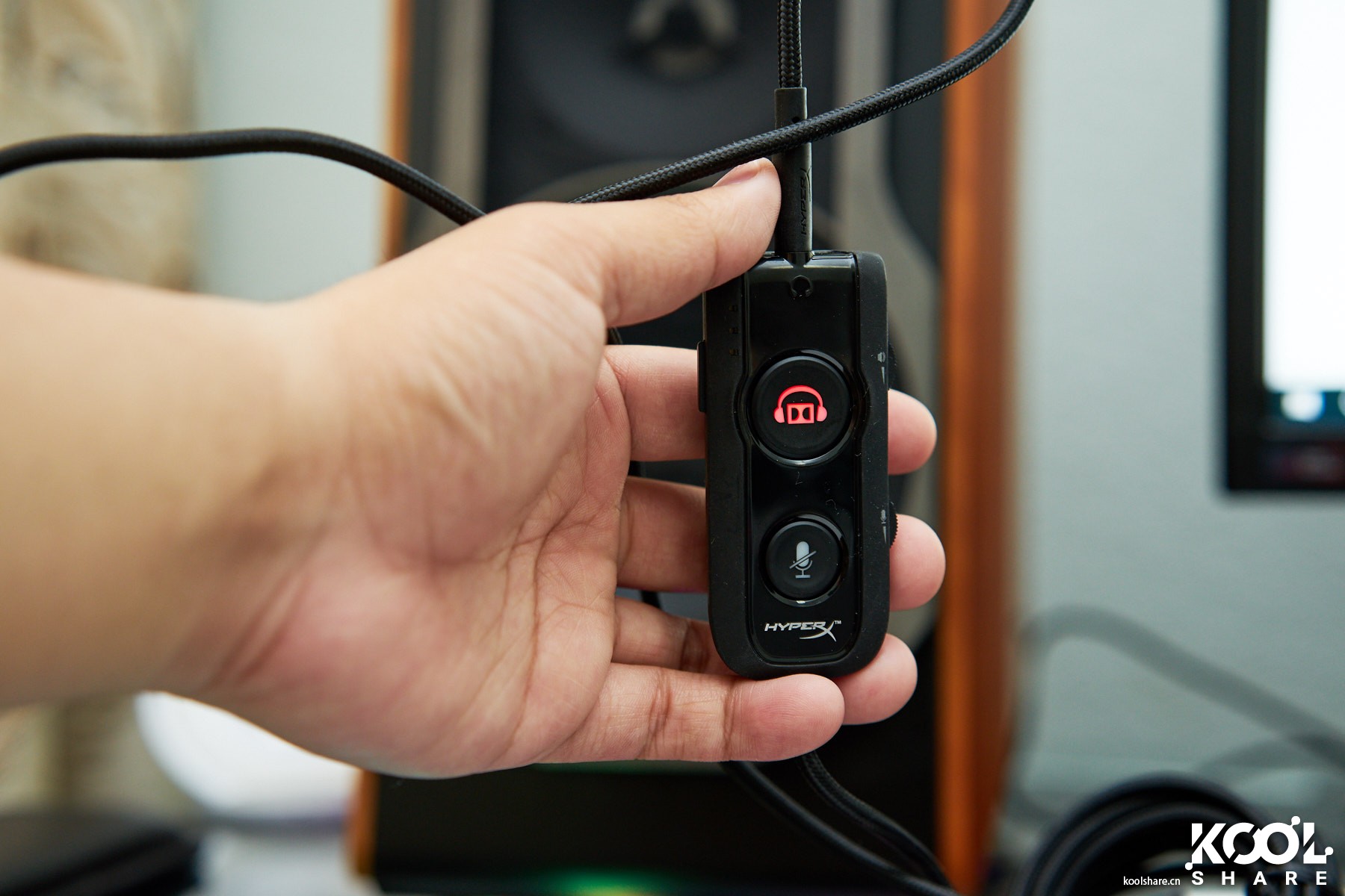 猛禽strix7.1耳机测评,华硕猛禽和金士顿黑鹰