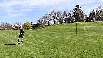 足球训练如何提高踢球发力,足球训练怎样练好两脚出球