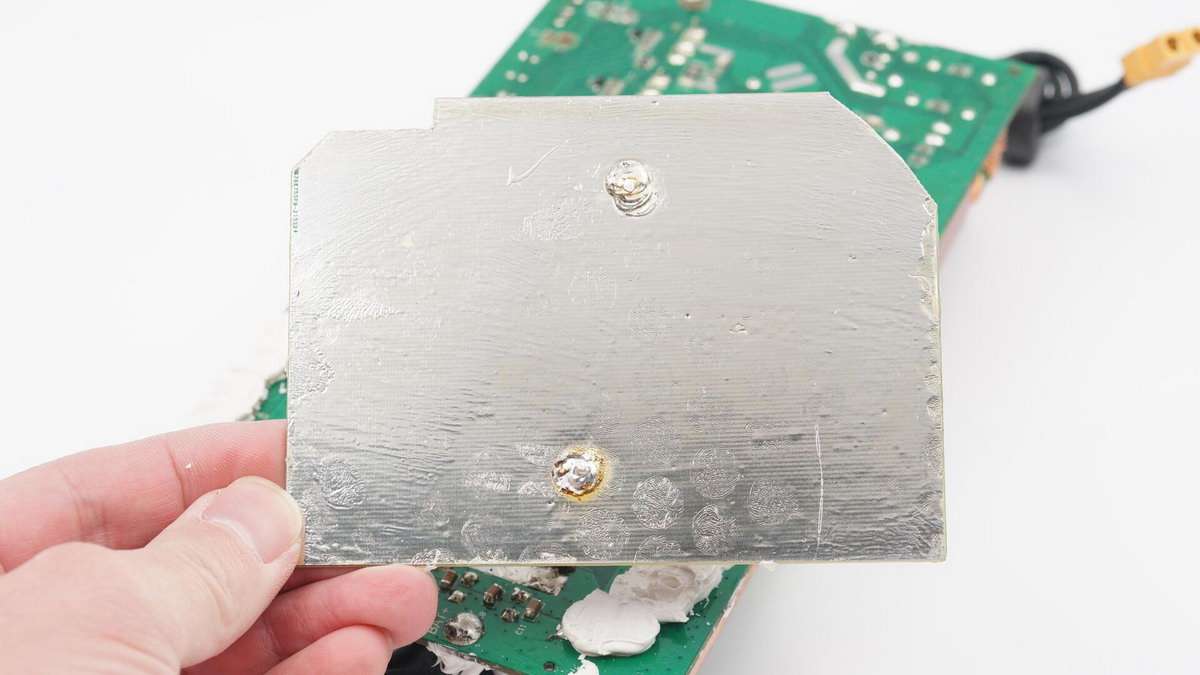 公牛便携式电源拆解,公牛1800w户外电源拆解