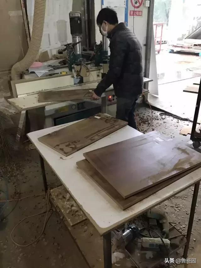 玻璃柜门开胶怎样修理,吸塑柜门开胶了怎么办