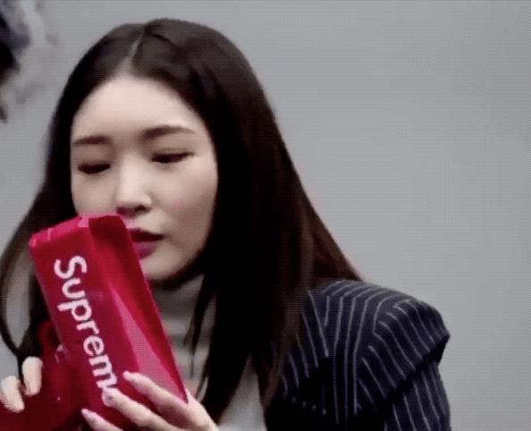 被喷整容脸，却凭实力逆袭为泫雅、宣美接班人，绝不止是穷哈