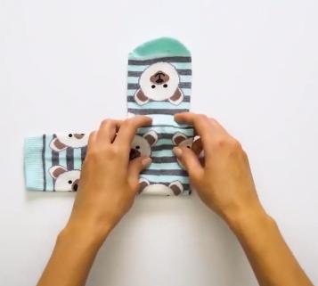 怎样折叠袜子更整齐,袜子怎么折叠最省空间