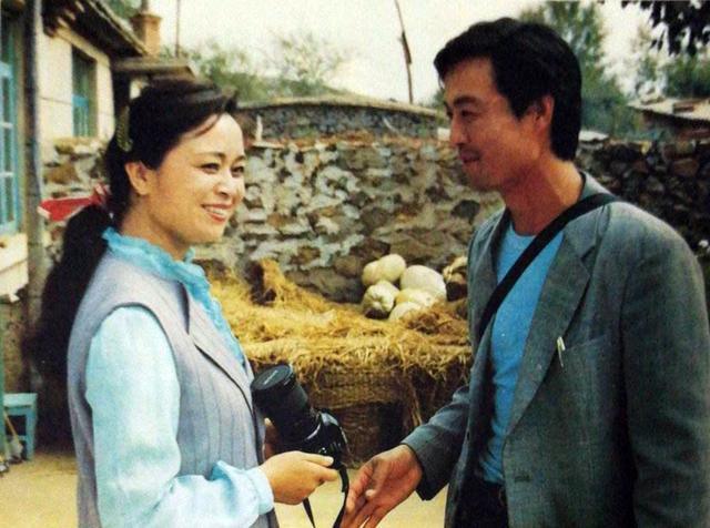 篱笆女人和狗巧姑的结局,篱笆女人和狗巧姑片段