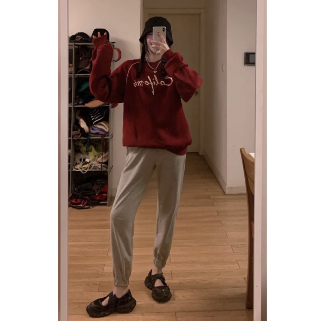 束脚运动裤怎么穿?搭配小技巧学起来,让你吸睛又迷人