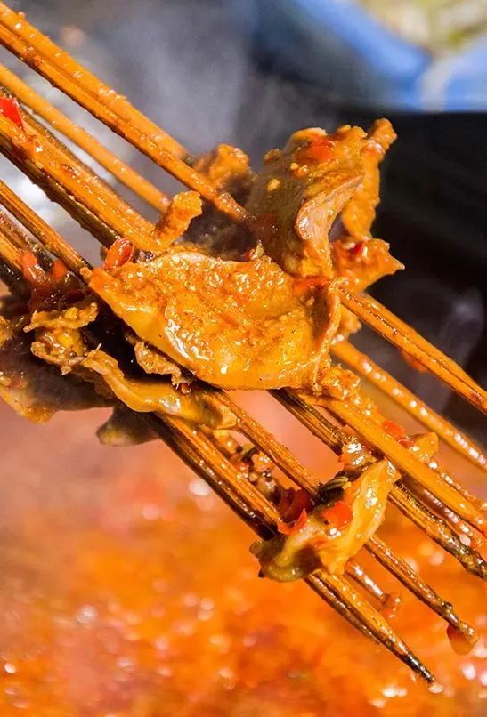 报告！春熙路有只“兔子疯了”