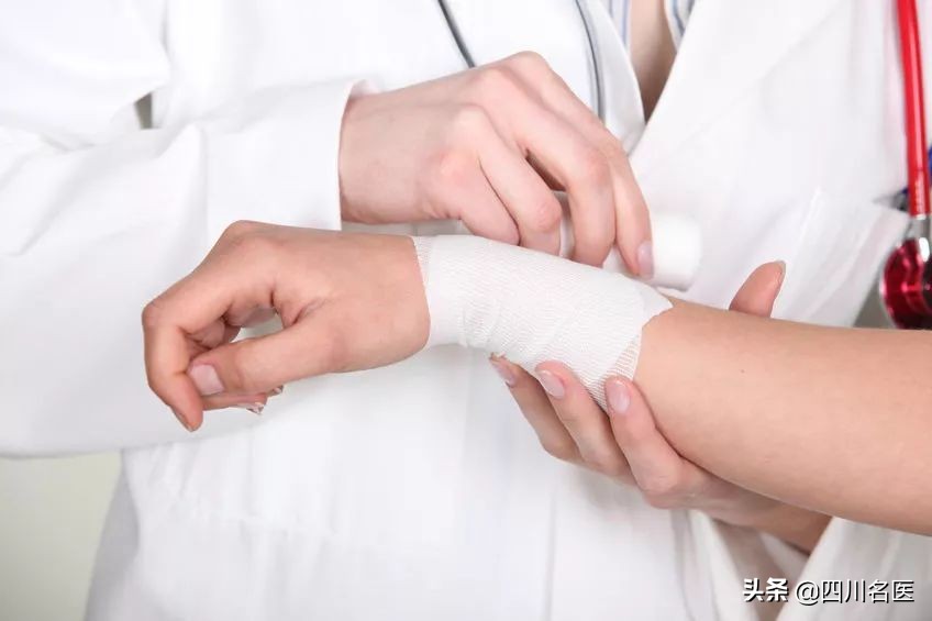 一张创可贴差点毁掉孩子整只手,一张创可贴就可以解决的事