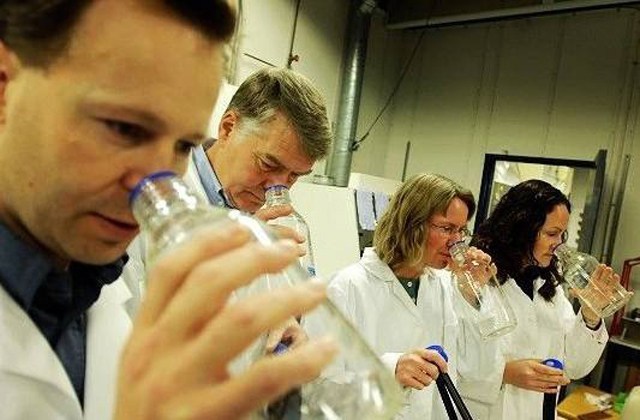 小车到底要不要铺防晒垫,为什么汽车不建议铺防晒垫