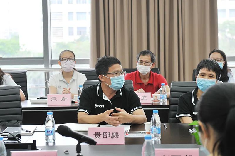 【挺外贸！*党**员在行动】面对面他们为出口企业解疑难……