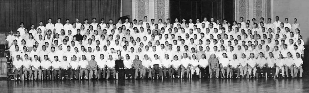 中国警服的发展,警服前世今生图片