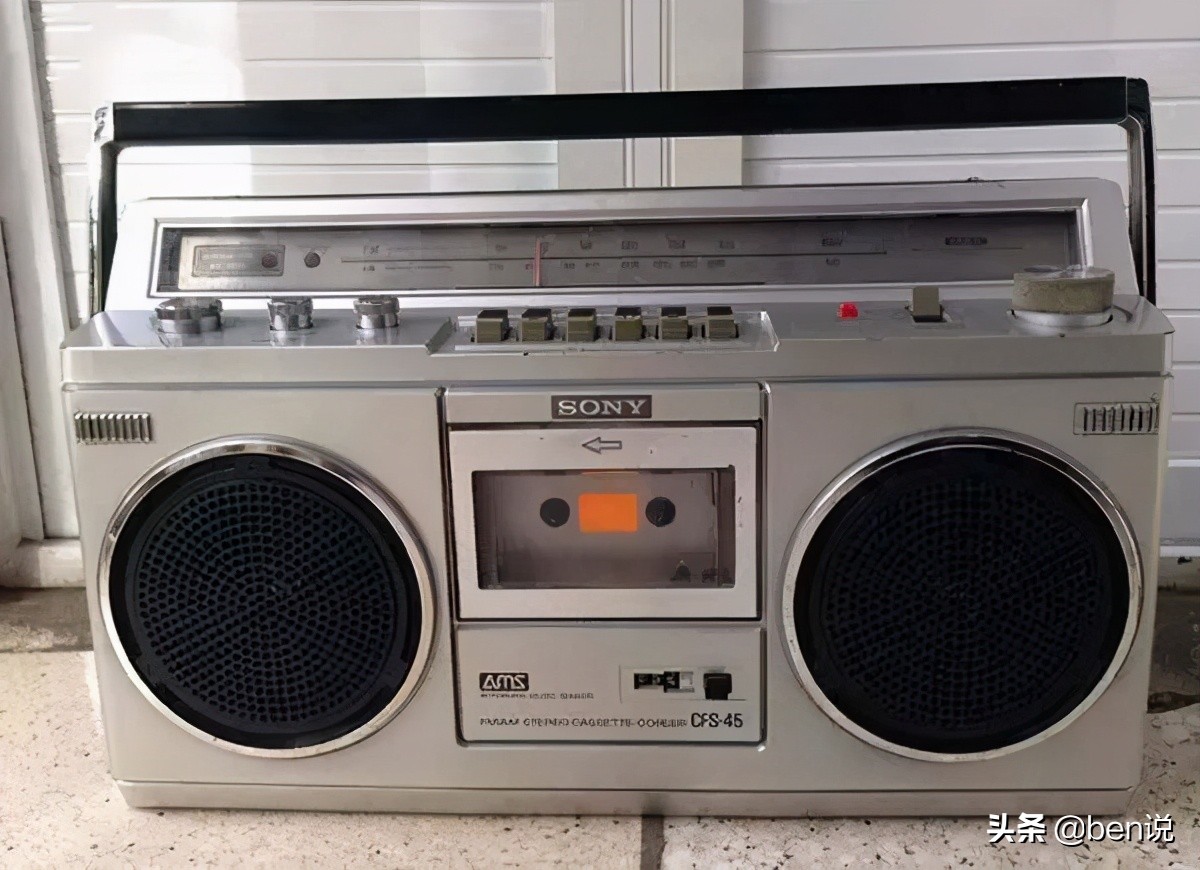 用一分钱买一份纯真，一幅画，一首歌，一个梦，回忆的路多漫长