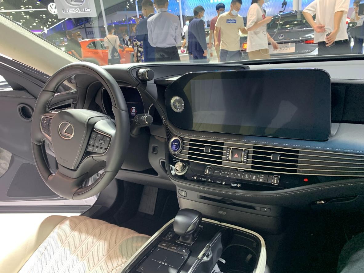 16款雷克萨斯ls顶配讲解,日系豪华雷克萨斯轿车