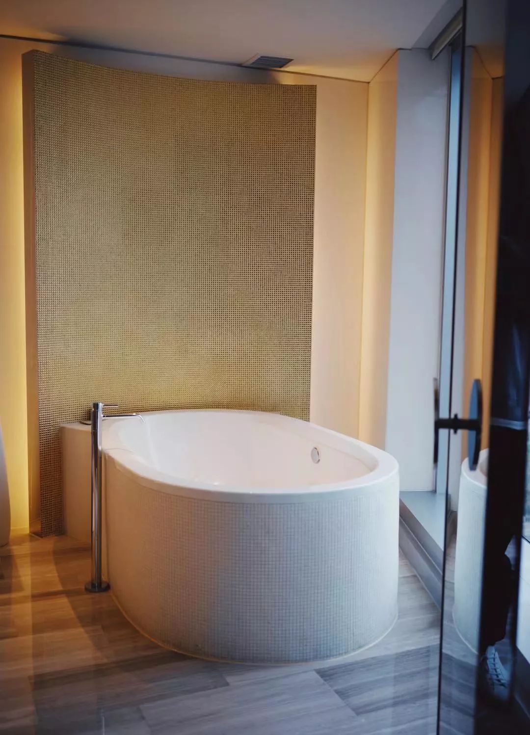 睡在获奖无数的这家酒店，一晚吃掉14颗星米其林，这样的旅行爱了