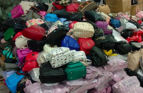 大牌尾货包包在哪拿货,尾货包包几元一个