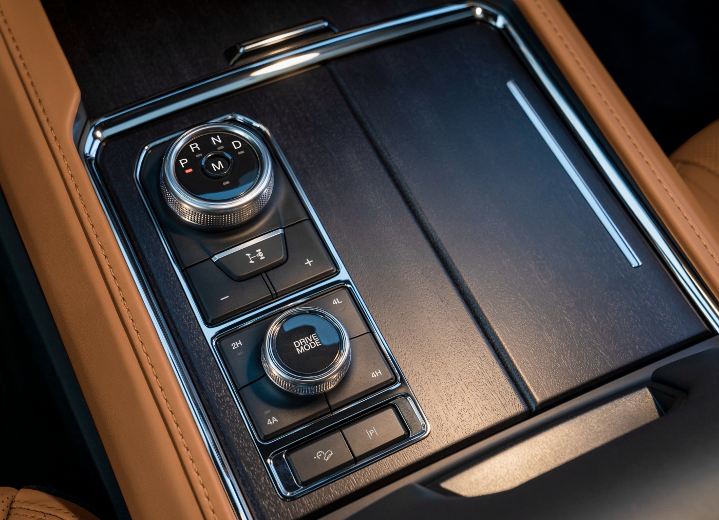 2012款福田萨普征服者皮卡内饰,2024款坦克300征服者白色内饰