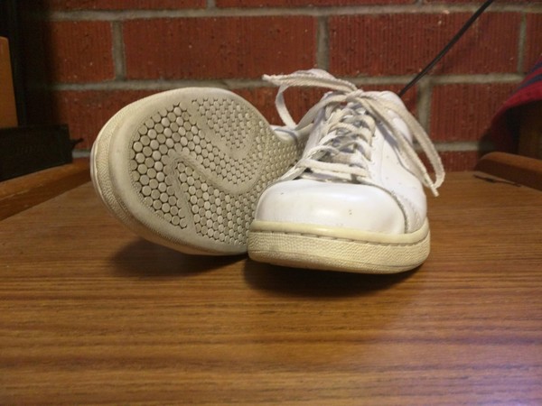 网面小白鞋发黄有妙招,小白鞋又黑又黄怎么才能清洗干净