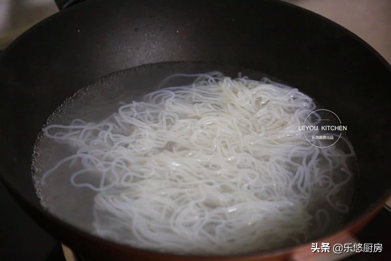 减脂凉拌酸辣大白菜,酸辣家常菜减脂