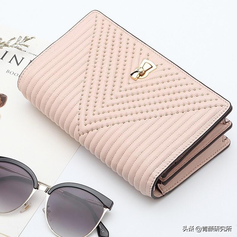 春夏十款必买轻奢包包,轻奢小众品牌包包推荐