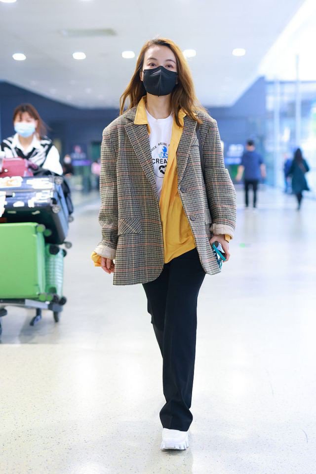 吴昕的秋冬时尚穿搭造型告诉你,吴昕穿西装的穿搭