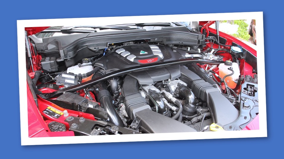 阿尔法罗密欧suv四叶草,地表最快车阿尔法罗密欧