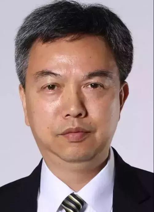 问一个男生问题问两遍他才说话,问个问题男生回答不上来