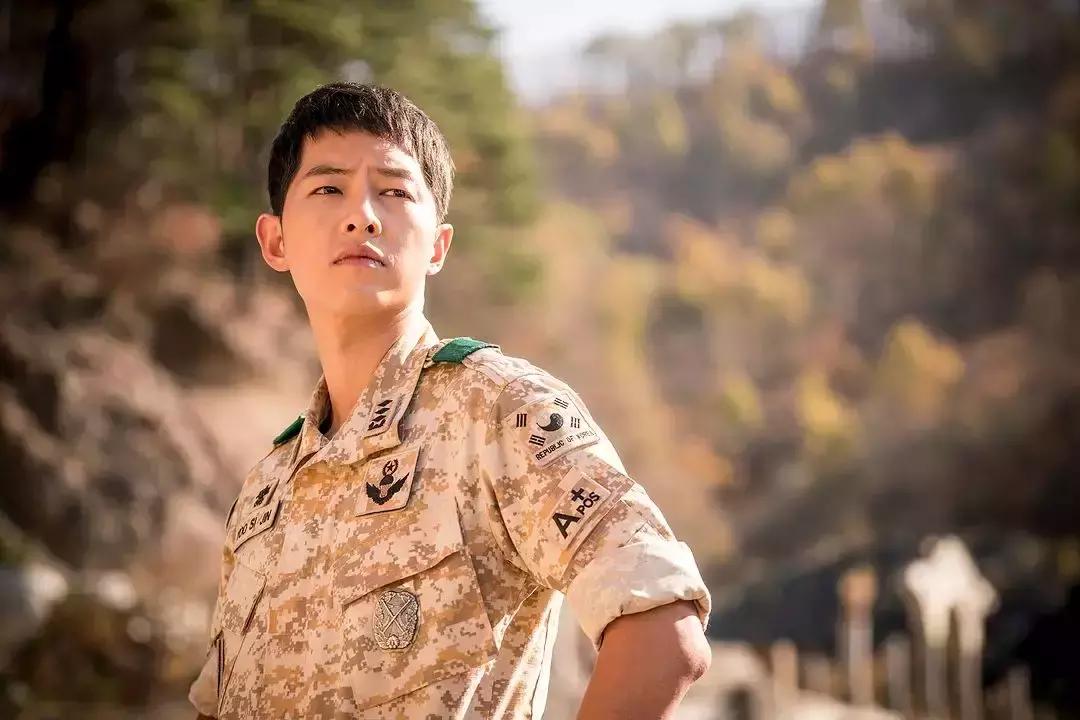 当男人开始化妆穿裙子了,当男人开始化妆