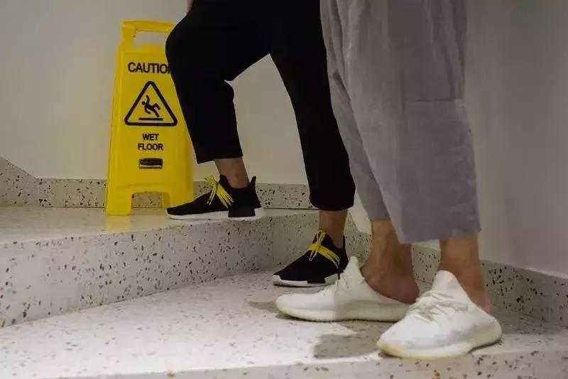 潮BOY如何怎样都改变不了夏天脚臭的事实