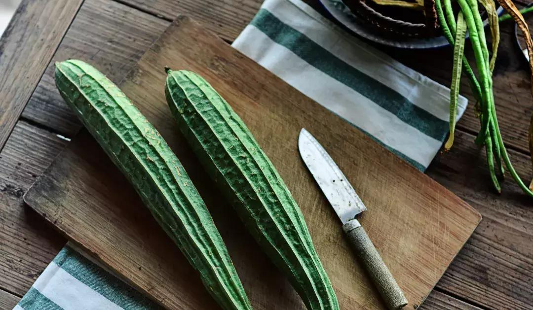 砧板容易发霉开裂发黑,砧板泡久了起霉了怎么办