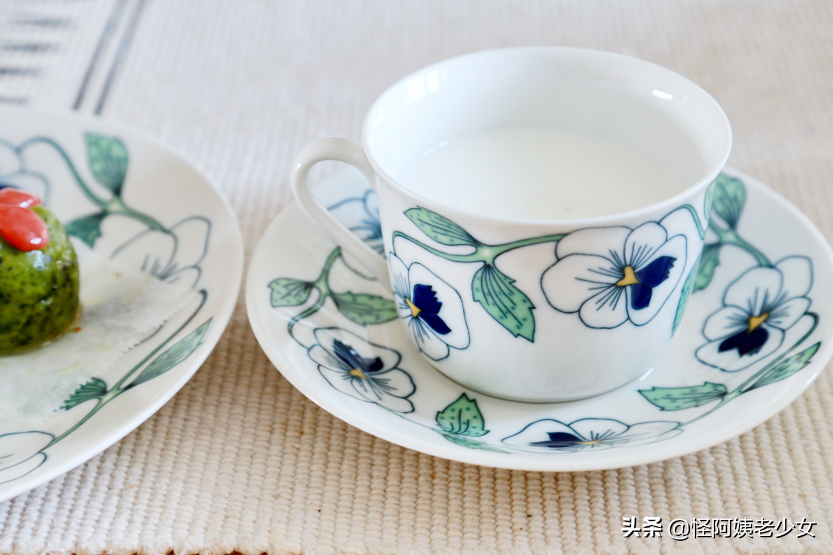 杯具难看才是悲剧，小食器要大气选，几个经典品牌闭眼买也不会错