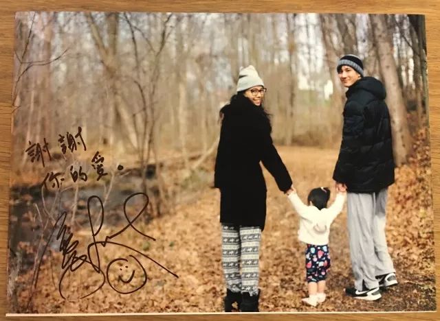 三娃奶爸王力宏，年入4.6亿，却一件衣服穿10年，钱都去哪了？