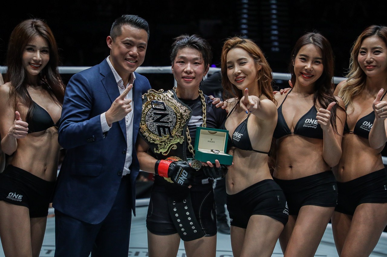 各路冠军金腰带一来就输！这个赛事有点诡异