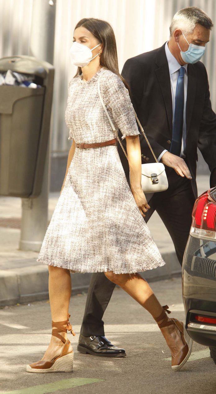 莱后的所有穿搭,莱后服饰