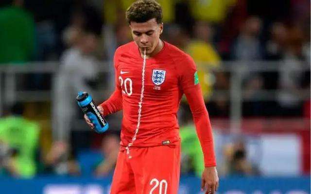 足球运动员训练完为什么要泡冰水,足球运动员训练后可以喝冰水吗