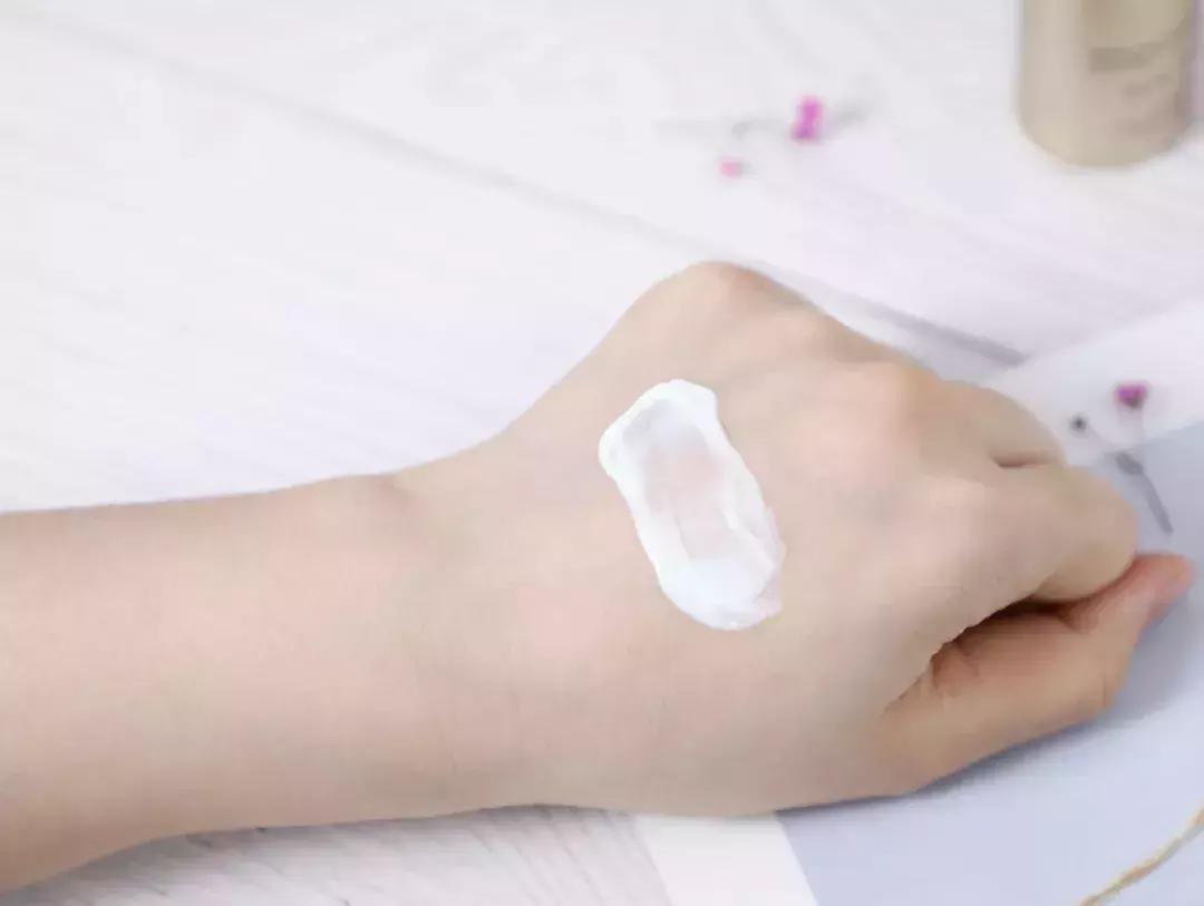 你用过的化妆品居然有百年历史，100年前睫毛膏竟然是渣男最爱？