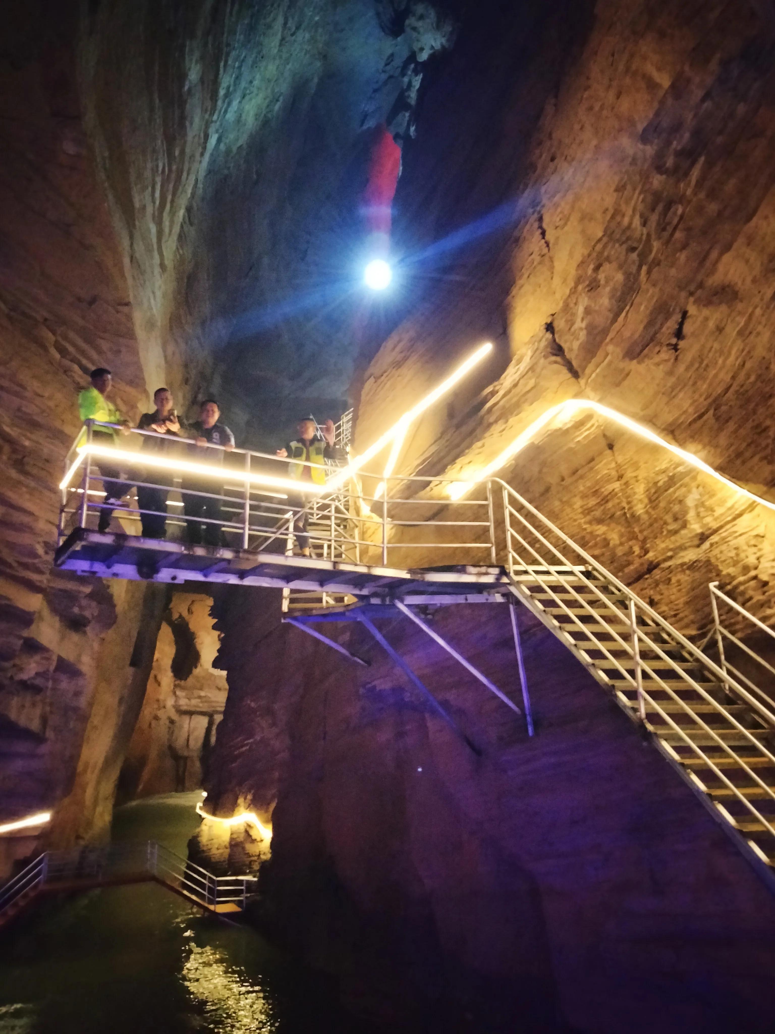 运动老乡（69）五人摩途挂壁公路历奇境