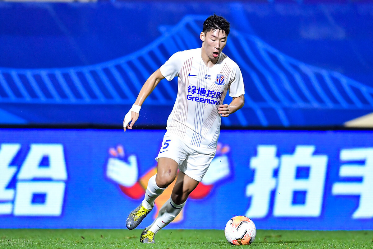 现在国足有哪几个厉害的球员,未来国足最受期待的球员是哪些