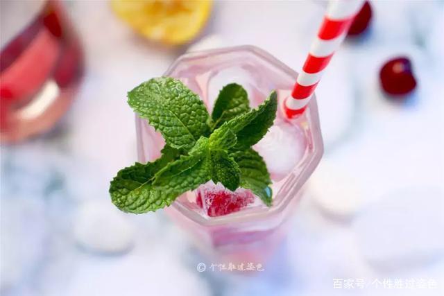 这些自制夏季饮品帮你清爽过夏天 (炎炎夏日教你如何自制清凉饮品)