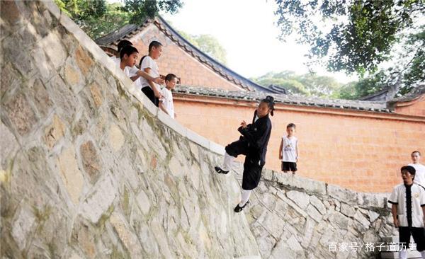 世上唯一还在练轻功的“武僧”释理亮,目前已经练到最后一重