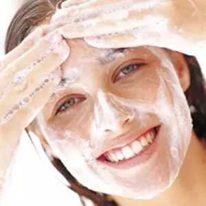 和芙丽芳丝成分一样的平价洗面奶,性价比高还便宜的洗面奶测评