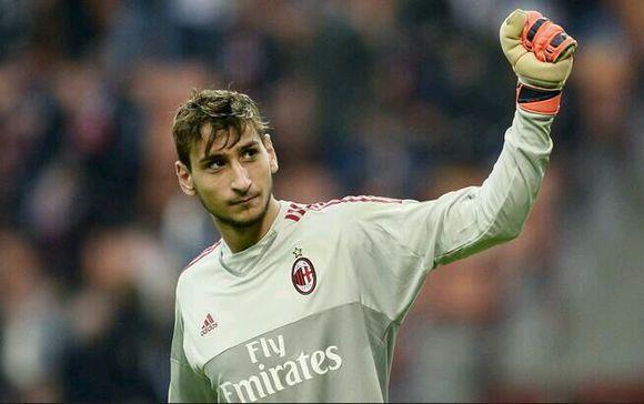 布冯世界级中卫,世界足坛十大最强门将诺伊尔垫底