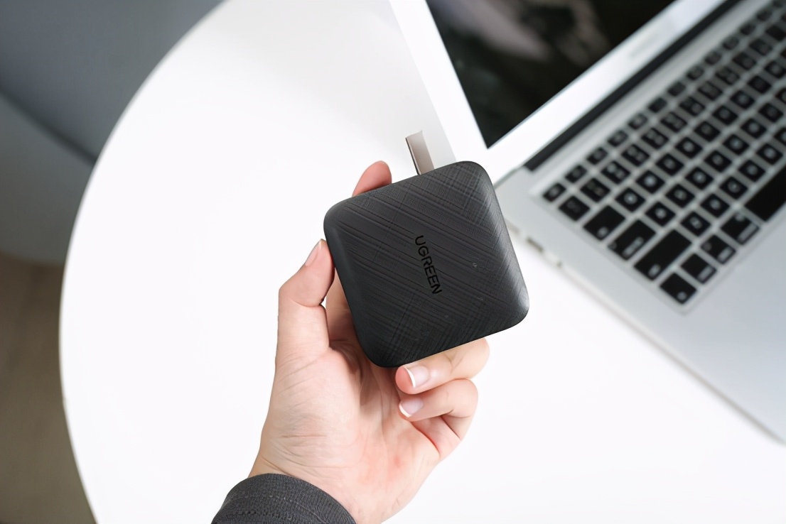 氮化镓充电器和普通有啥区别,氮化镓充电器是目前最好的吗